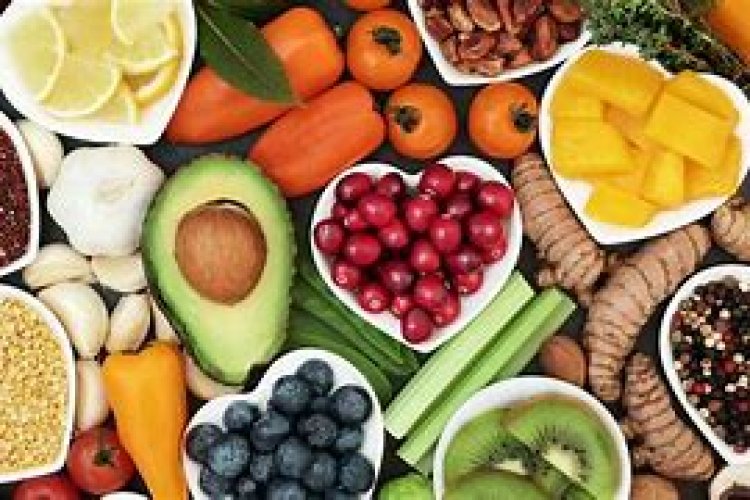 Dieta vegana ajuda a reduzir ondas de calor da menopausa, aponta pesquisa