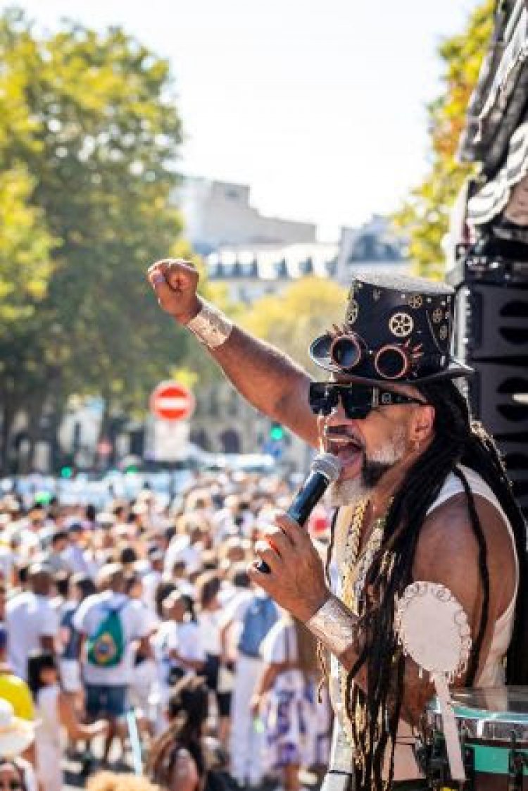 Carlinhos Brown e Orquestra Ouro Preto se unem em concerto gratuito na Paulista