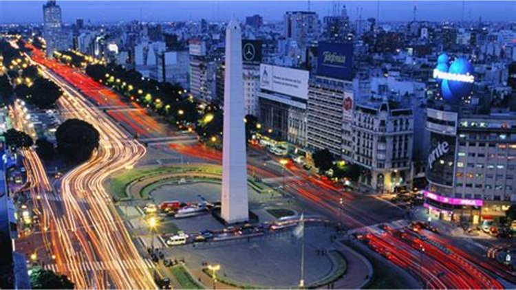 Ausência de vestibular, cursos mais acessíveis e o aprendizado de um novo idioma: como é o intercâmbio na Argentina?