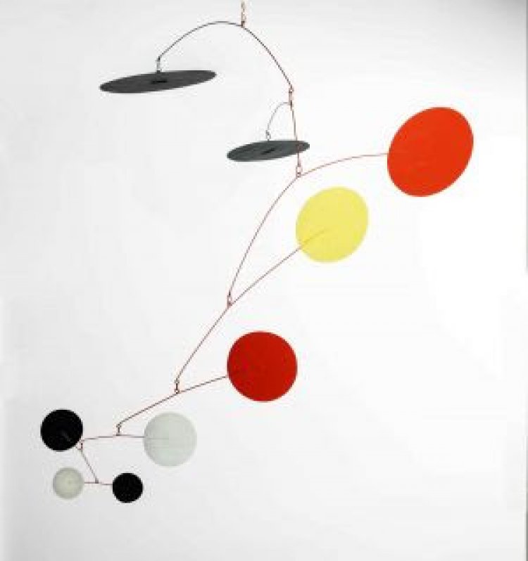 Exposição Calder + Miró traz mais de 150 obras e ocupa dois andares do Instituto Tomie Ohtake